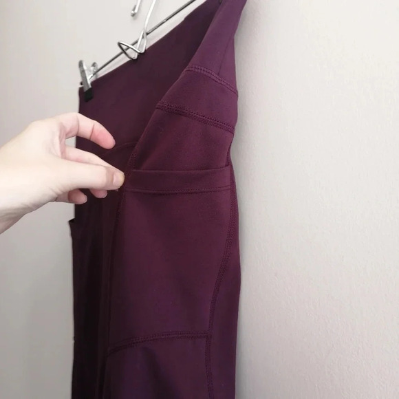 Zyia Pocket Light 'n Tight Crop Leggings in Plum Purple Size 6-8 - Picture 6 of 16